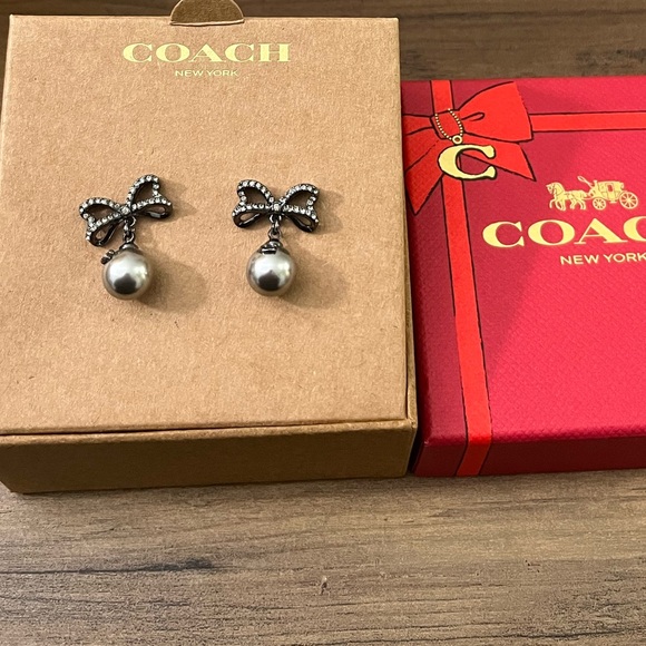 Giftable✨Coach Bow earrings Black and Silver - Picture 1 of 3